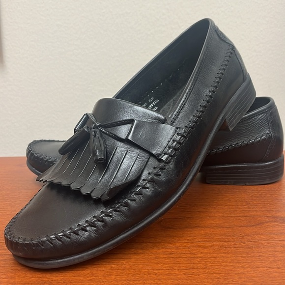 PRICE DROP! Leather tassle loafers in great condition. - Picture 2 of 2